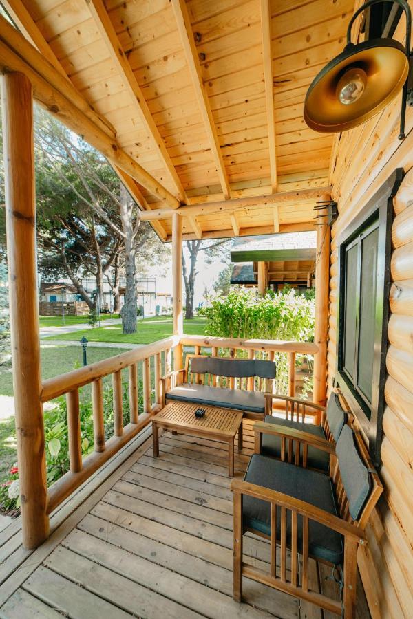 ארדק Pino Mar Luxury Bungalows מראה חיצוני תמונה